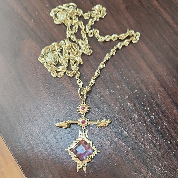 Kendra Scott Gold and Pink Necklace with Elegant Pendant - Picture 3 of 4